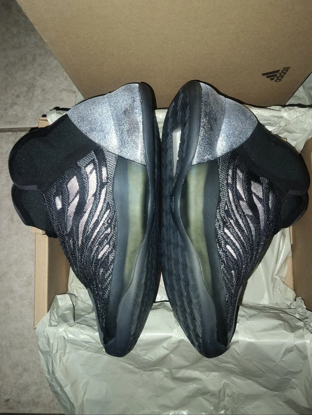 Adidas Yeezy QNTM Onyx Size 5M Black and Silver Slip-On Knit Sneakers Brand New
